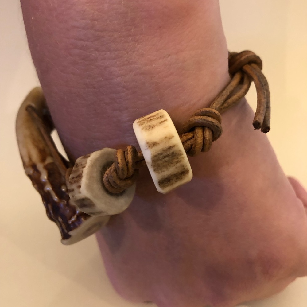 ♦️NATURALLY SHED ANTLER VINTAGE BRACELET♦️ - Picture 10 of 11